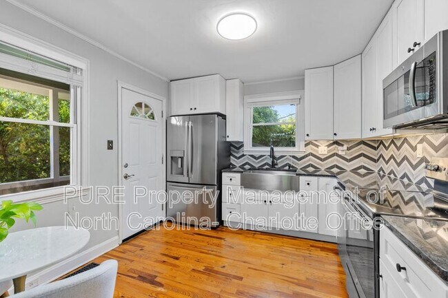 Building Photo - 1638 Academy St