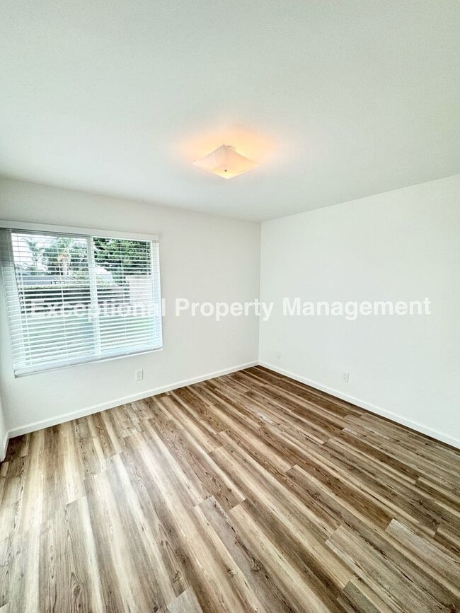 Building Photo - Great 3 bed 2 bath single story home