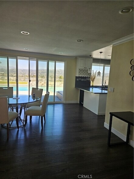 Building Photo - 761 W Country Hills Dr