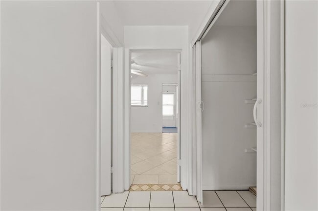 Building Photo - 2353 Shelley St