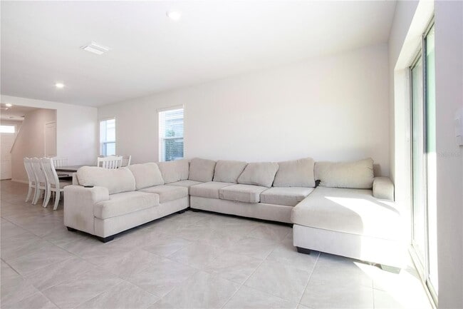 Building Photo - 3513 Hilltop Cir