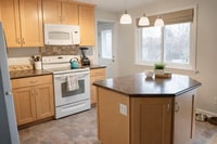 Building Photo - Parallel Management - Quigley