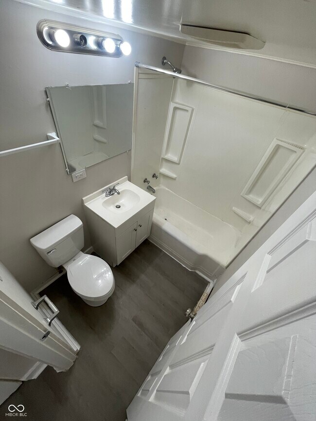 Building Photo - 4 N Butler Ave