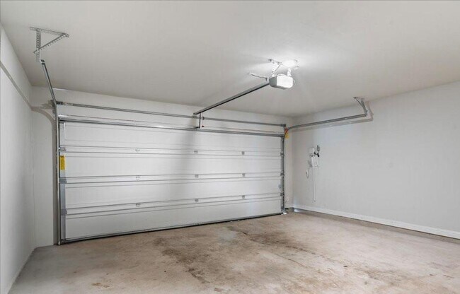 Building Photo - 8205 Cottage Rose Dr