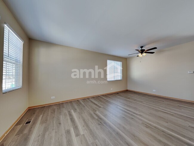 Building Photo - 39861 Waterloo Dr