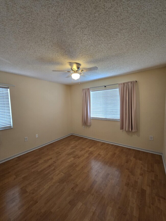 Building Photo - 5025 Wiles Rd