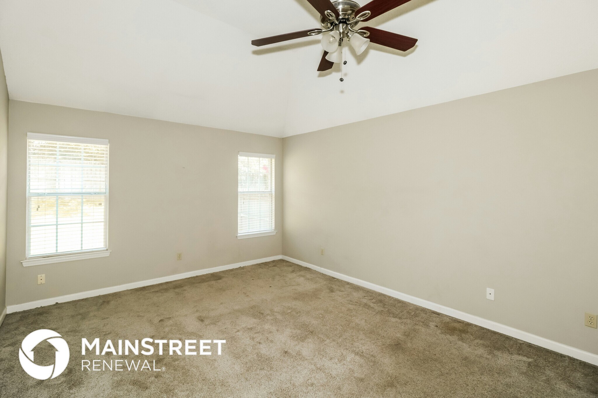 Building Photo - 1602 Far Dr