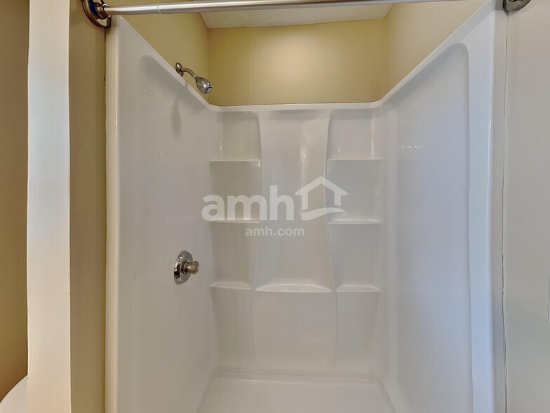 Building Photo - 5161 Tyler Henry Dr