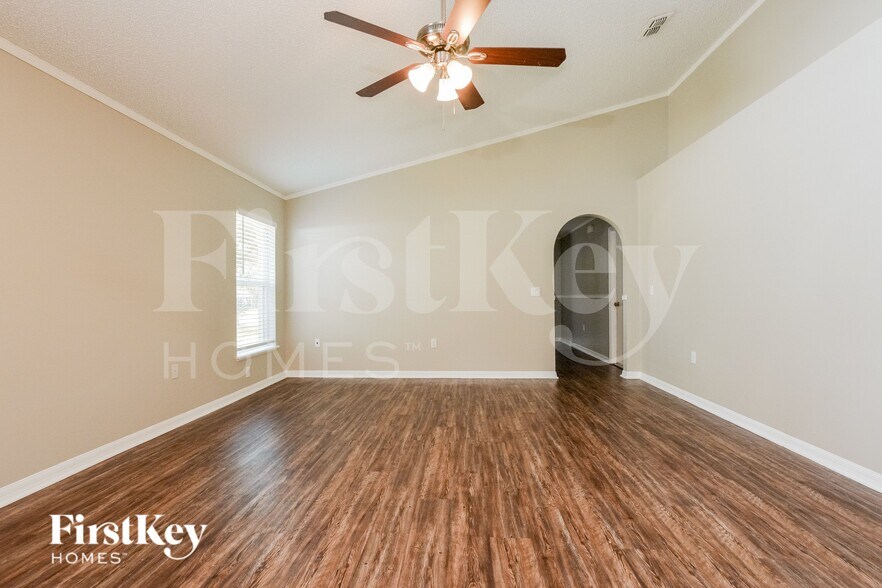 Building Photo - 1741 W Marshall Lake Dr