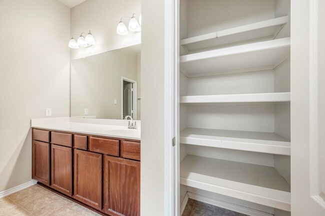 Building Photo - 7126 Whitlow Wonder Ln