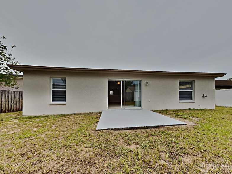 Building Photo - 605 Lakemont Dr