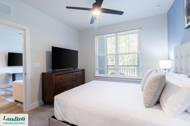 Building Photo - 435 Encore Way