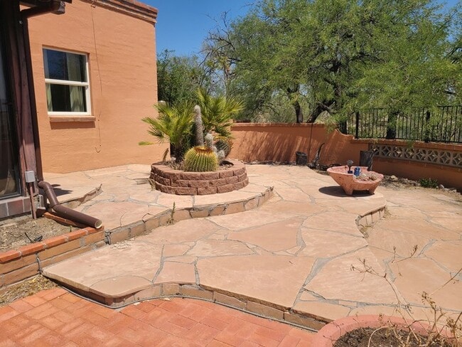 Building Photo - Beautiful 3bedroom 2 bathroom
