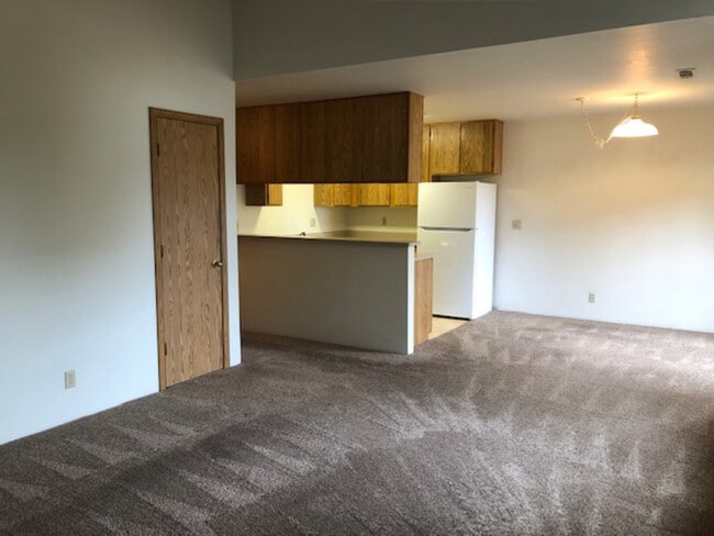 Building Photo - 475 Scenic Dr