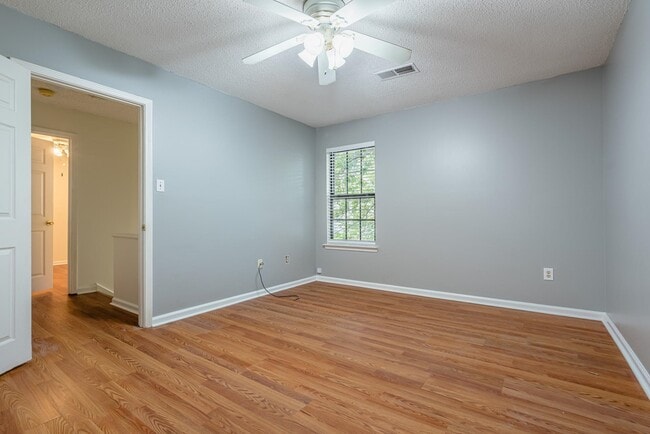 Building Photo - 119 Barksdale Ct