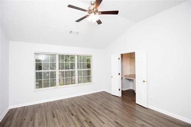Building Photo - 649 Kenridge Dr