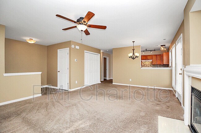 Building Photo - 1815 Butterfly Ln