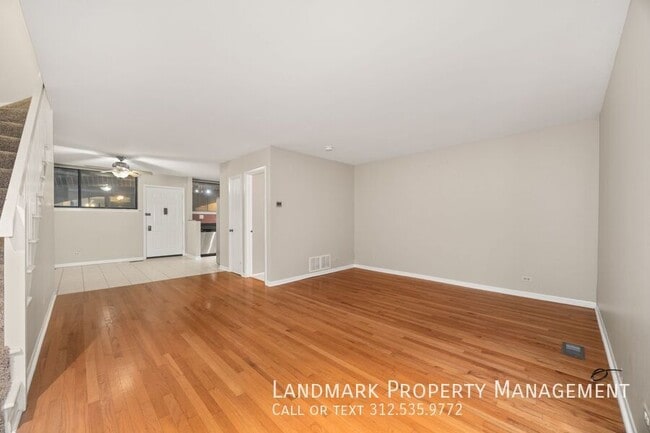 Building Photo - 824 S May St