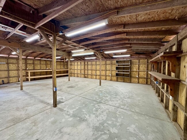 Building Photo - 108 Seymour Dr