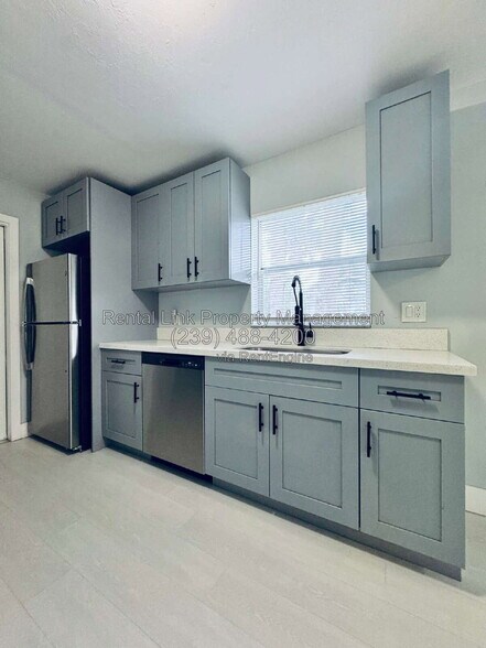 Building Photo - 13926 Matanzas Dr