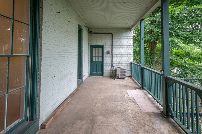 Building Photo - 1729 Park Ave