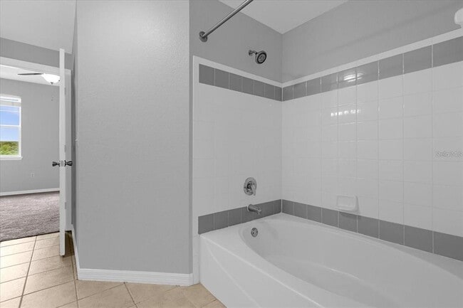 Building Photo - 3250 Corona Village Way