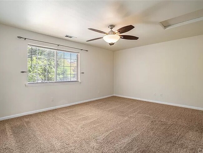Master Bedroom - 833 Marlbank Pl