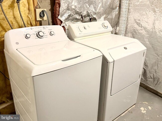 Building Photo - 4325 Ambrose Ct