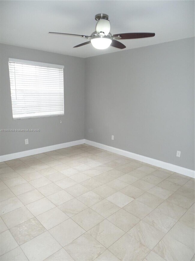 Building Photo - 2881 N Oakland Forest Dr