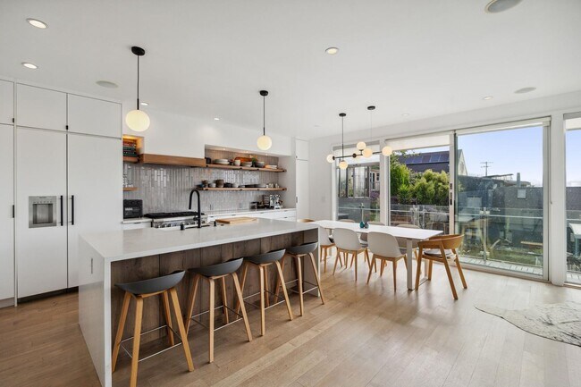 Building Photo - OPEN HOUSE: Wednesday (6/24) 4:00pm-4:30pm. Stunning 3-Level Single Family Home with Modern Touch...