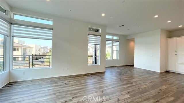 Building Photo - 152 Sawbuck