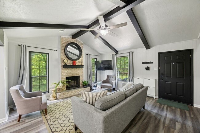 Building Photo - 10 Boat Launch Rd