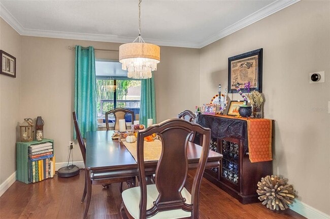 Building Photo - 952 Fairway Dr