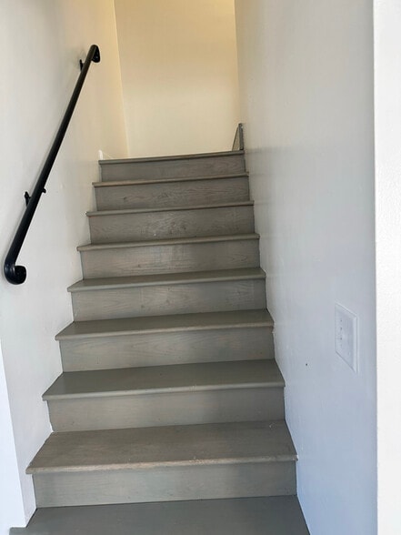 Building Photo - 4233 E 38th St