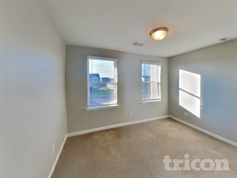 Building Photo - 3719 Burdette Wy.