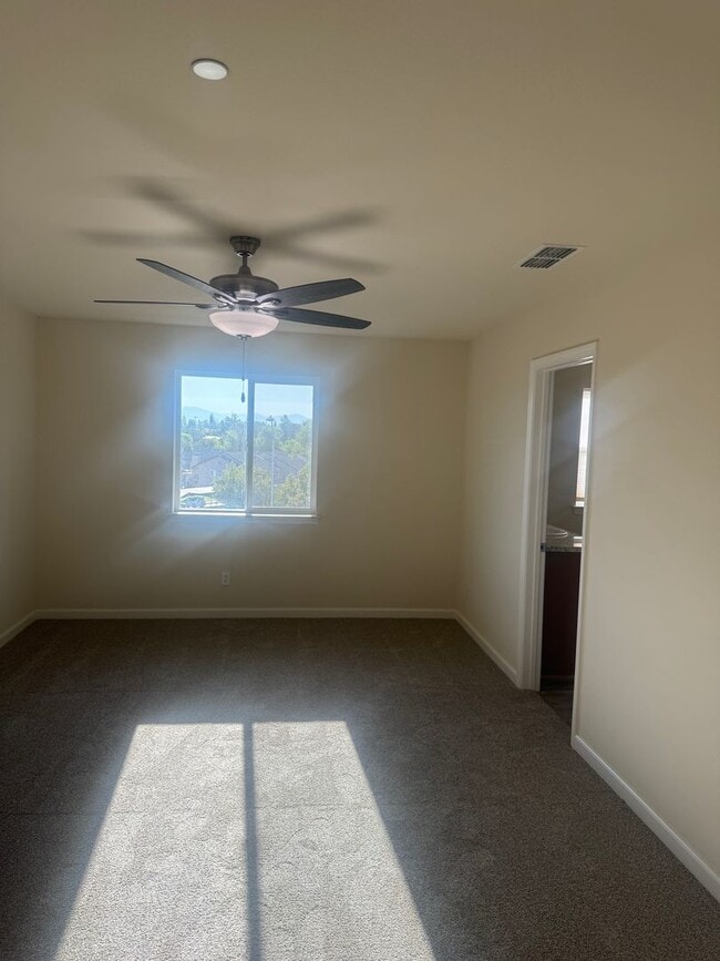 Building Photo - 842 Mission De Oro Dr