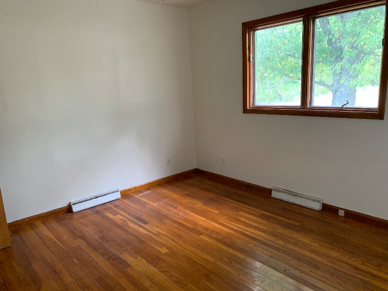 Building Photo - 116 Spring Rd