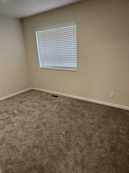 Building Photo - 276 Bliss Ct