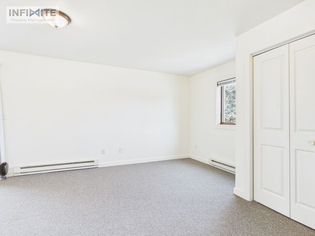 Building Photo - 215 S 18th Ave