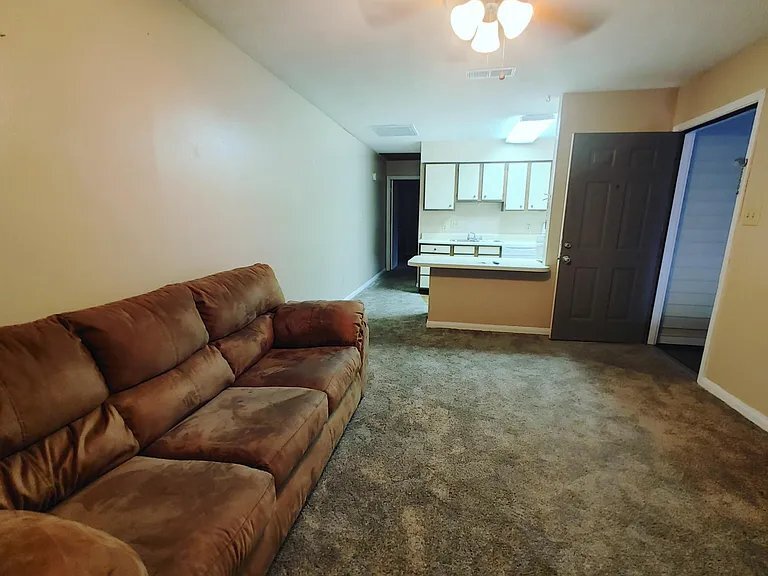 Building Photo - 4780 Pontchartrain Dr