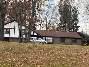 Building Photo - 93 Lantern Ln