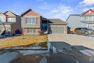 Building Photo - Lovely 4 Level Home