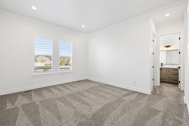 Building Photo - Luxury 5-Bed + Bonus + RV Garage Home for Lease in Dry Creek Ranch