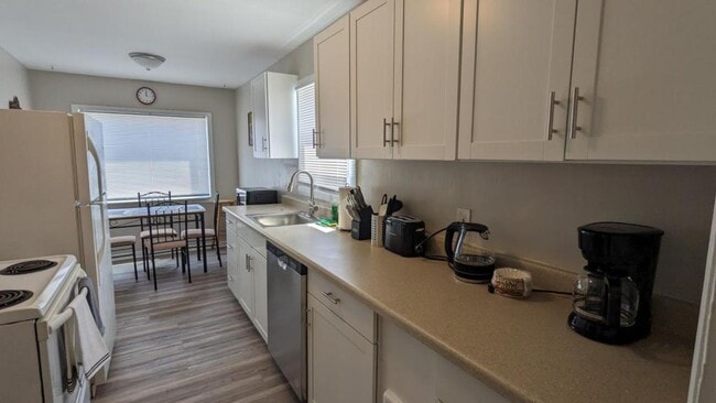 Building Photo - 1040 Howard St SE