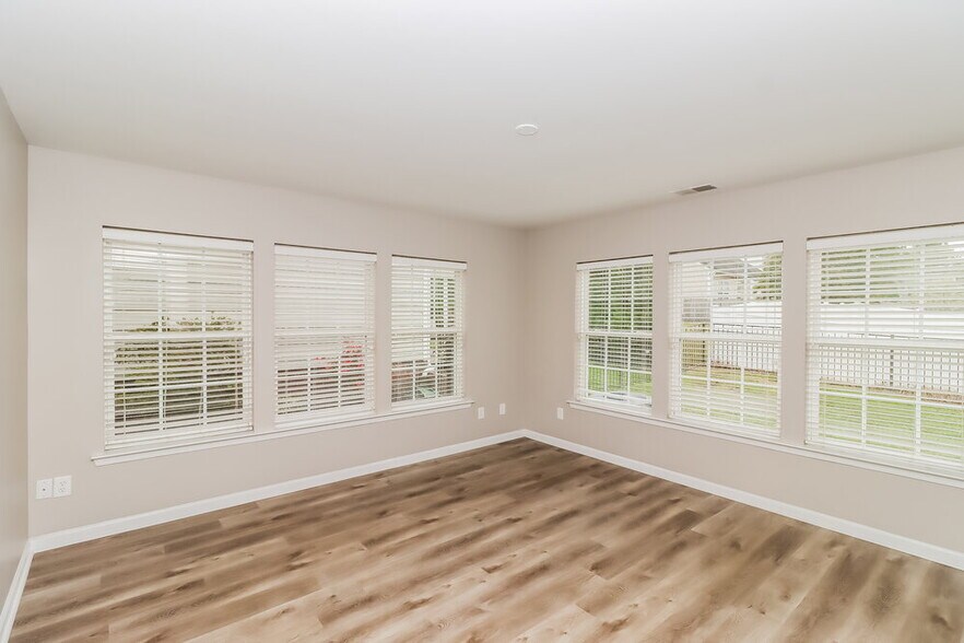 Building Photo - 10454 Samuels Way Dr