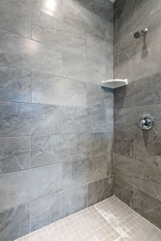 Building Photo - Kerrville, TX!  Country Charm with Modern Flair.