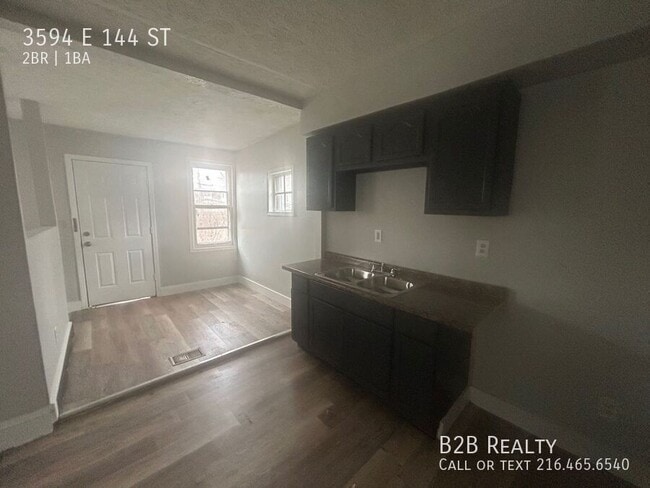 Building Photo - 3594 E 144th St