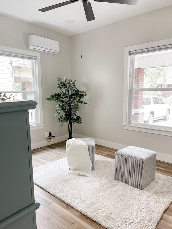 Building Photo - 410 W Maple St