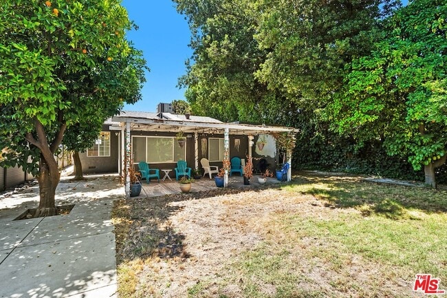 Building Photo - 5630 Radford Ave