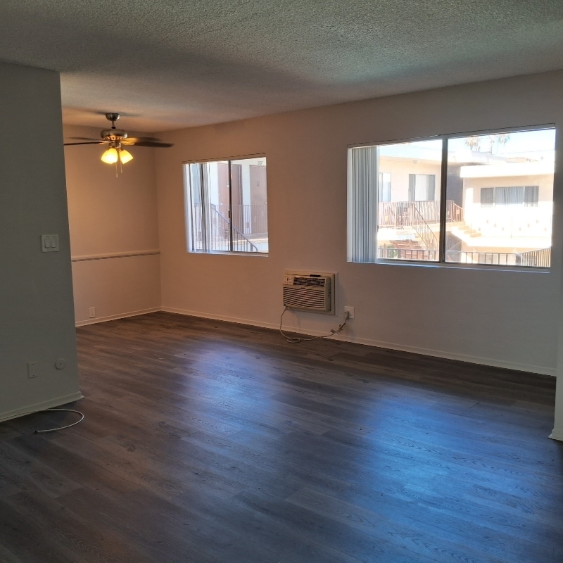 Building Photo - 4475 Rosewood Ave